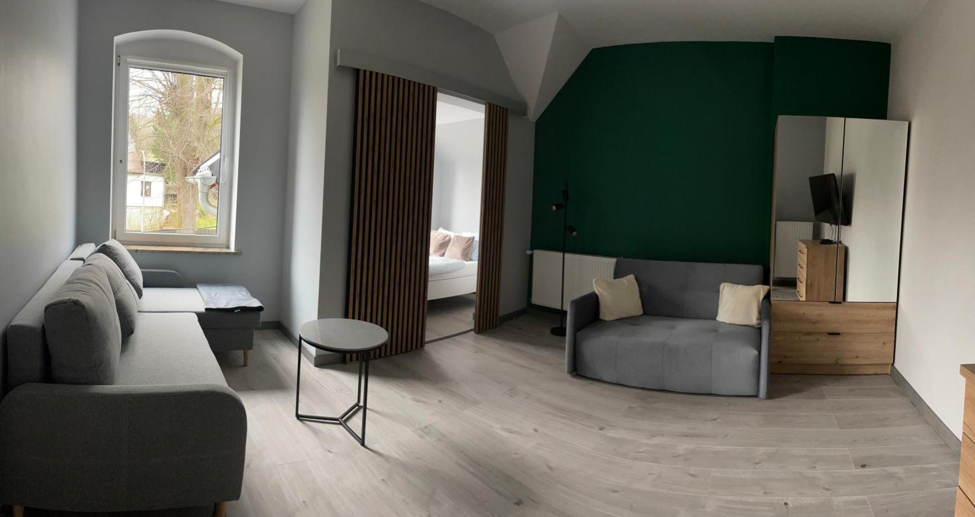 Przystanek - Komuny Paryskiej 3 * Karpacz