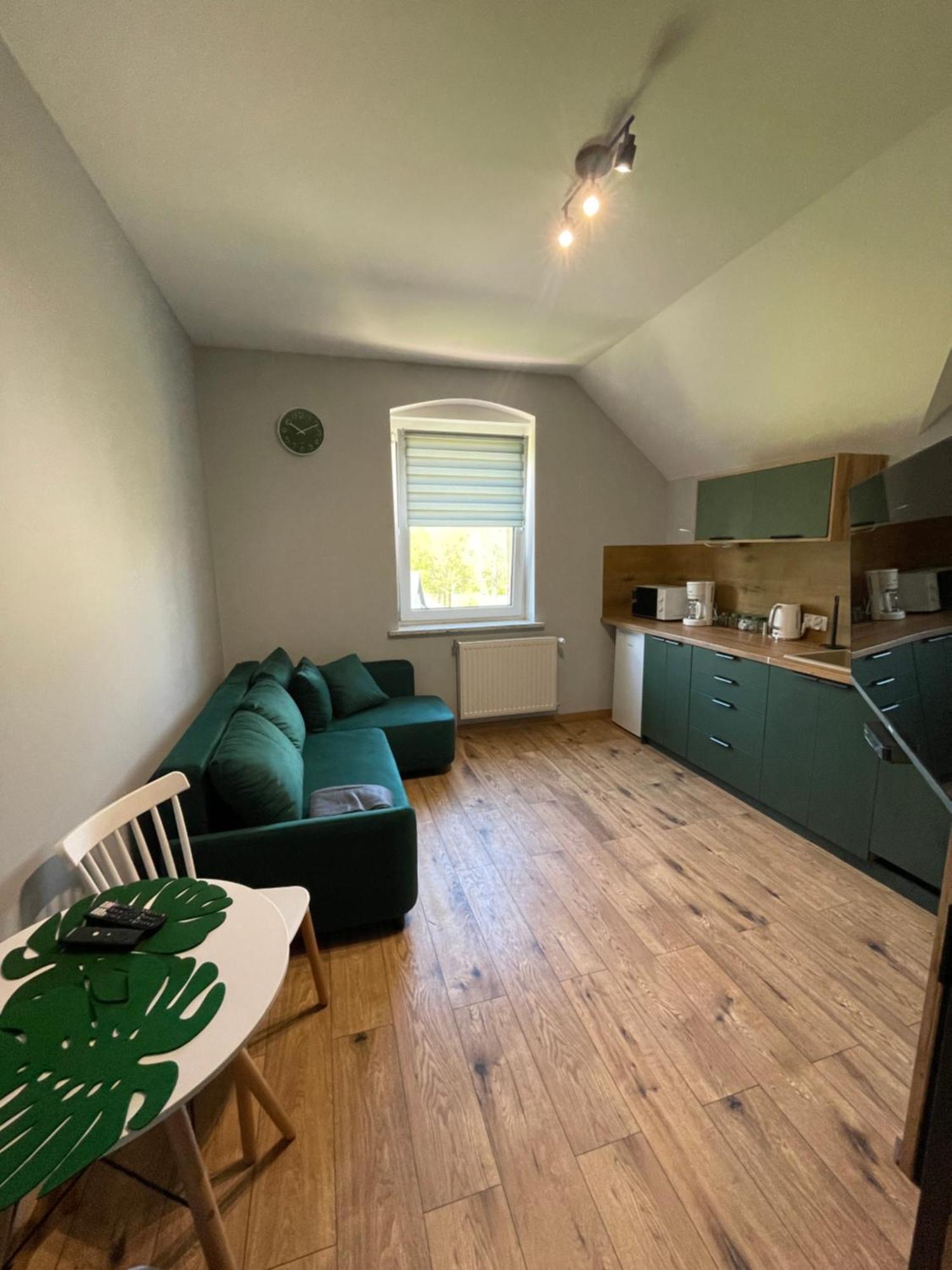 Przystanek - Komuny Paryskiej 3 Apartament *
